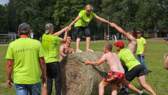 Netradicionālās sporta spēles zemniekiem Baltinavā 2023