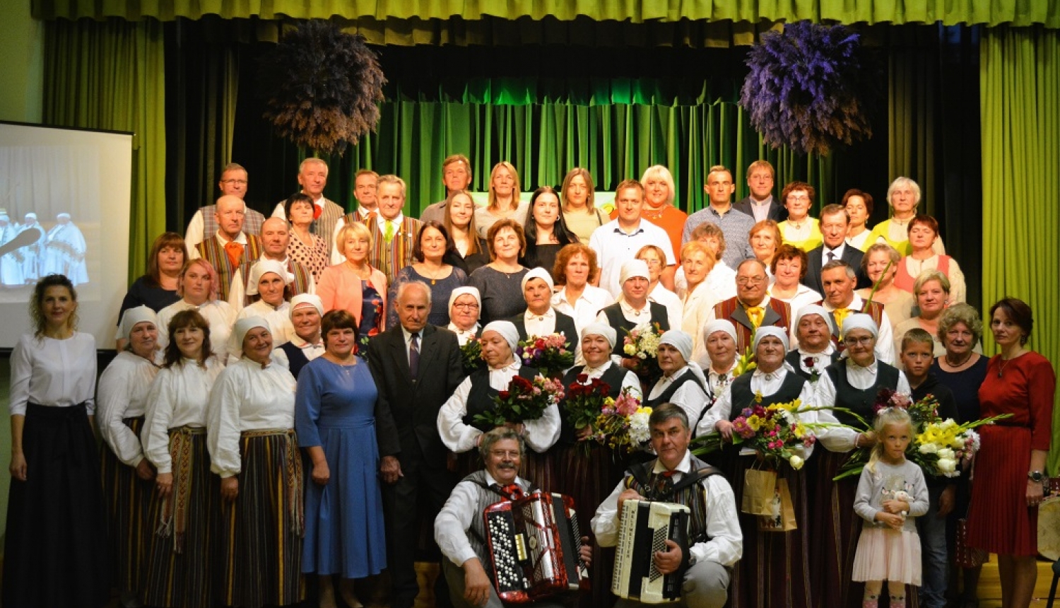 Dziedāt un nepagurt – etnogrāfiskais ansamblis “Benislava” atzīmē 35 gadu pastāvēšanas jubileju