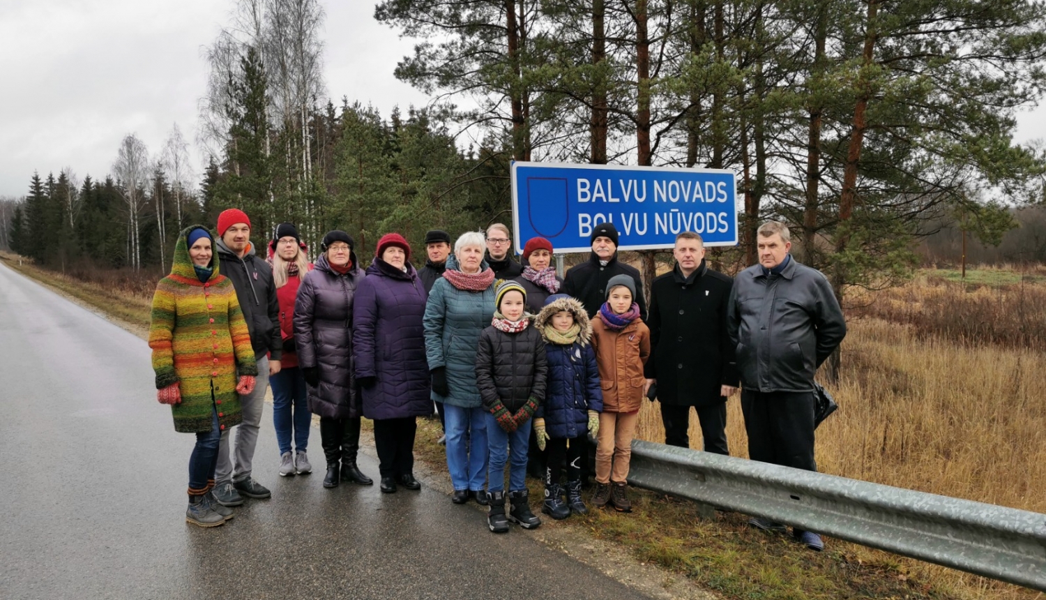 18.novembrī svinīgi atklātas ceļa zīmes Baltinavas, Bērzpils un Kubulus pagastos, abās latviešu rakstu valodās - Balvu novads – Bolvu Nūvods